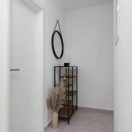 Bloom Apartment *